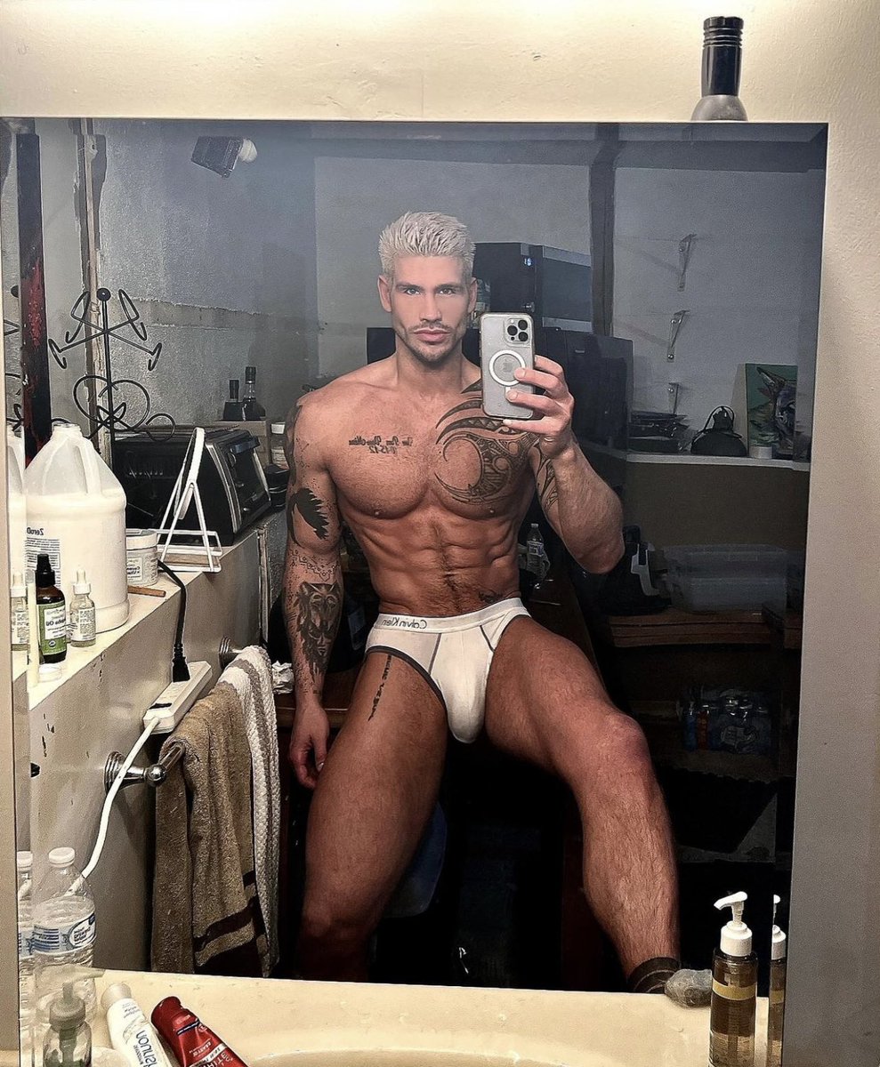 Getting things rolling 🫠
#live #gay #gayman #bisexual #body #bodybuilding