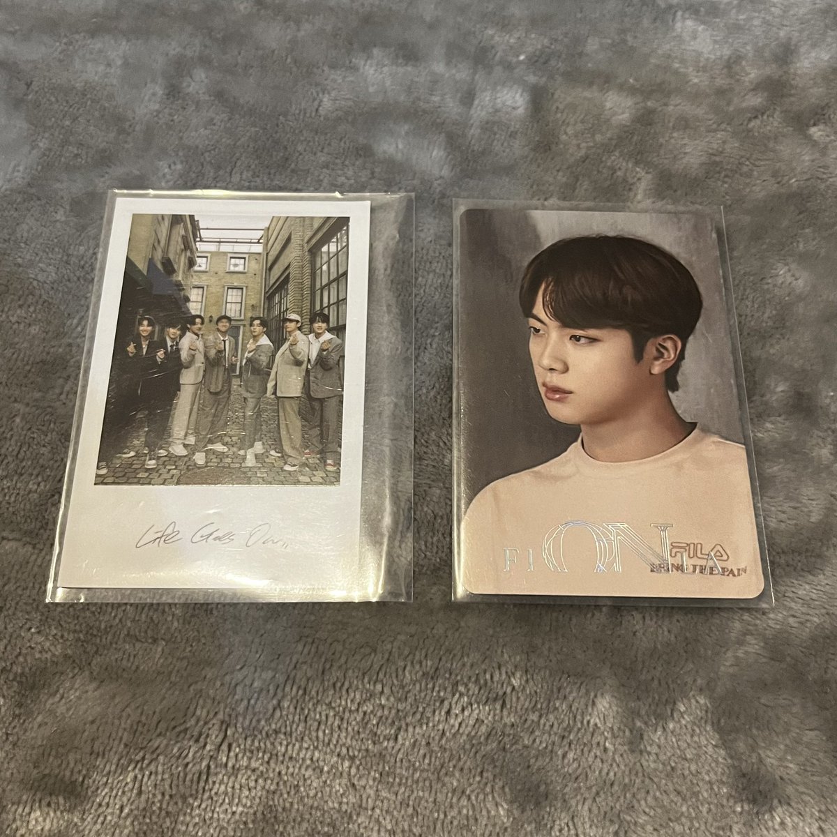 moonjincart's tweet photo. 🍎wts lfb lf bts ph 🇵🇭 HELP RT 

☽BE ot7 pola &amp;JIN fila pc
☽ Onhand  
💸Jin fila pc 200
💸BE pola 90
💸 SET 250

☽ DOP: flexi
☽ prio PAYO

〰️dm me or comment “mine”

🏷️BE pola jin fila pc bts rm jin suga hobi jimin taehyung jungkook help rt retweet https://t.co/09jnfT0TOM
