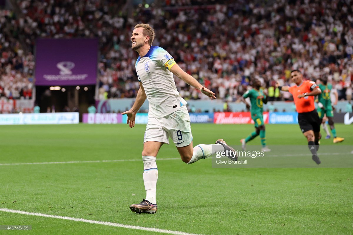 Harry Kane, Inglaterra 🏴󠁧󠁢󠁥󠁮󠁧󠁿.
Inglaterra 🏴󠁧󠁢󠁥󠁮󠁧󠁿 3 x 0 🇸🇳 Senegal.
Copa do Mundo de 2022, Catar.
#kane #england #worldcup2022 #copa2022 #fifaworldcup #legend #thehurricane #englishteam #threelions #fa #albaytstadium #harrykane #eng #panini #qatar2022