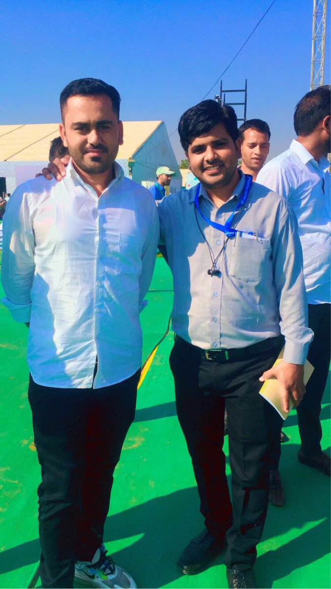 Kailash82087144's tweet photo. #CongressCyberTeam के सबसे मजबूत स्तम्भ, भाई @RCYadav51 जी को जन्मदिन की हार्दिक बधाई एवं ढ़ेर सारी शुभकामनाएँ, हम श्री बालाजी महाराज से आपके अच्छे स्वास्थ्य एवं दीर्घायु की कामना करते हैं ।
#HBDRamBhai
@_lokeshsharma
@Mahipalbish9e
@RCYadav51
#Team_Lokesh_Sharma 💐💐💐🎂 https://t.co/SSkBeycyxn