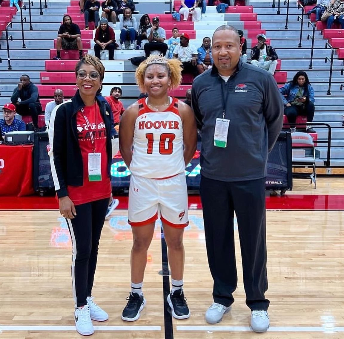 Congratulations to our players who were named ‘Queen of the Court’ in our three wins at the Queens of the Castle Showcase!

Day 1: Layla Etchison vs Camden

Day 2: Kristen McMillan vs Westwood

Day 3: Reniya Kelly vs Keenan

🧡🖤👑