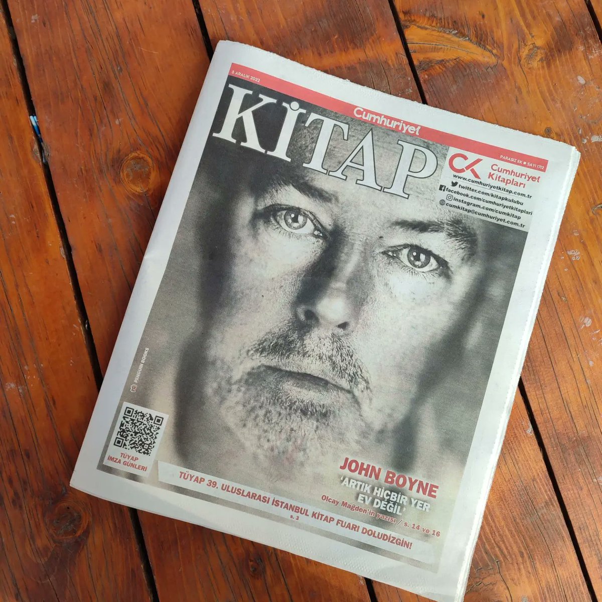OlcayMagden's tweet photo. Cumhuriyet Kitap, 08.12.22

Not: Çizgili Pijamalı Çocuk'un çevirmeni ben değilim. https://t.co/86udyBt69L