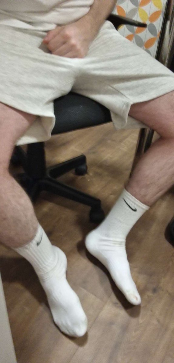 Sable_Felix's tweet photo. Who wishes they were kneeling right there?

#WhiteSox #Findom #AlphaMale #Worship #feetworship @malefeetretweet https://t.co/8kWiiKTrdC