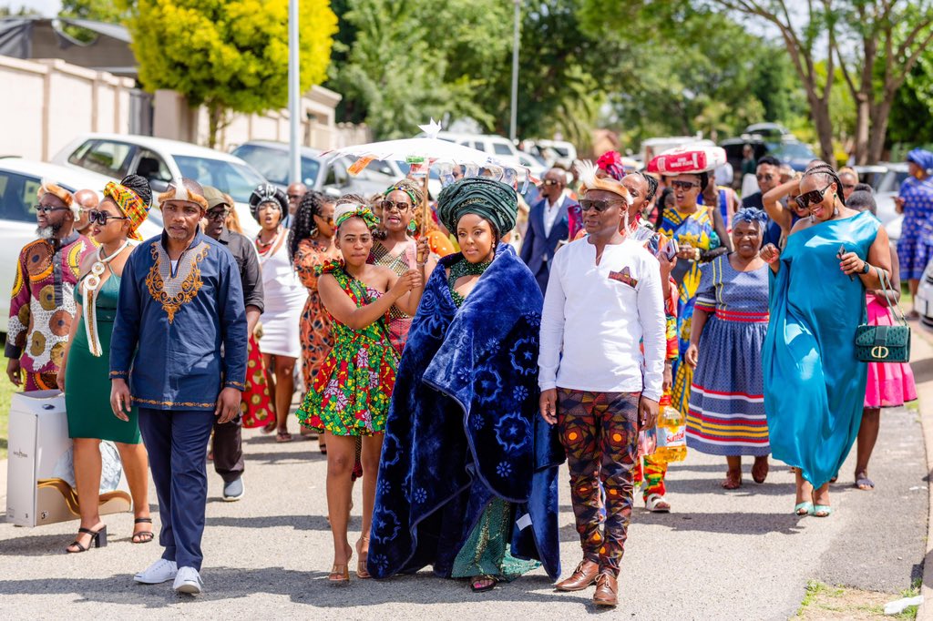 nonoevents's tweet photo. Umembeso ka Mfundo no Toffo
#Mfundo&ToffoโsTraditionalWedding
Thank you Mfundo & @Toffolicious ๐
#TraditionalWedding #WeddingCelebration
#WeddingDeco #NudeTheme
#Celebrations #Marquee #Backdrop #Candles #Flowers
#NonoEvents https://t.co/PjO4O3gky5