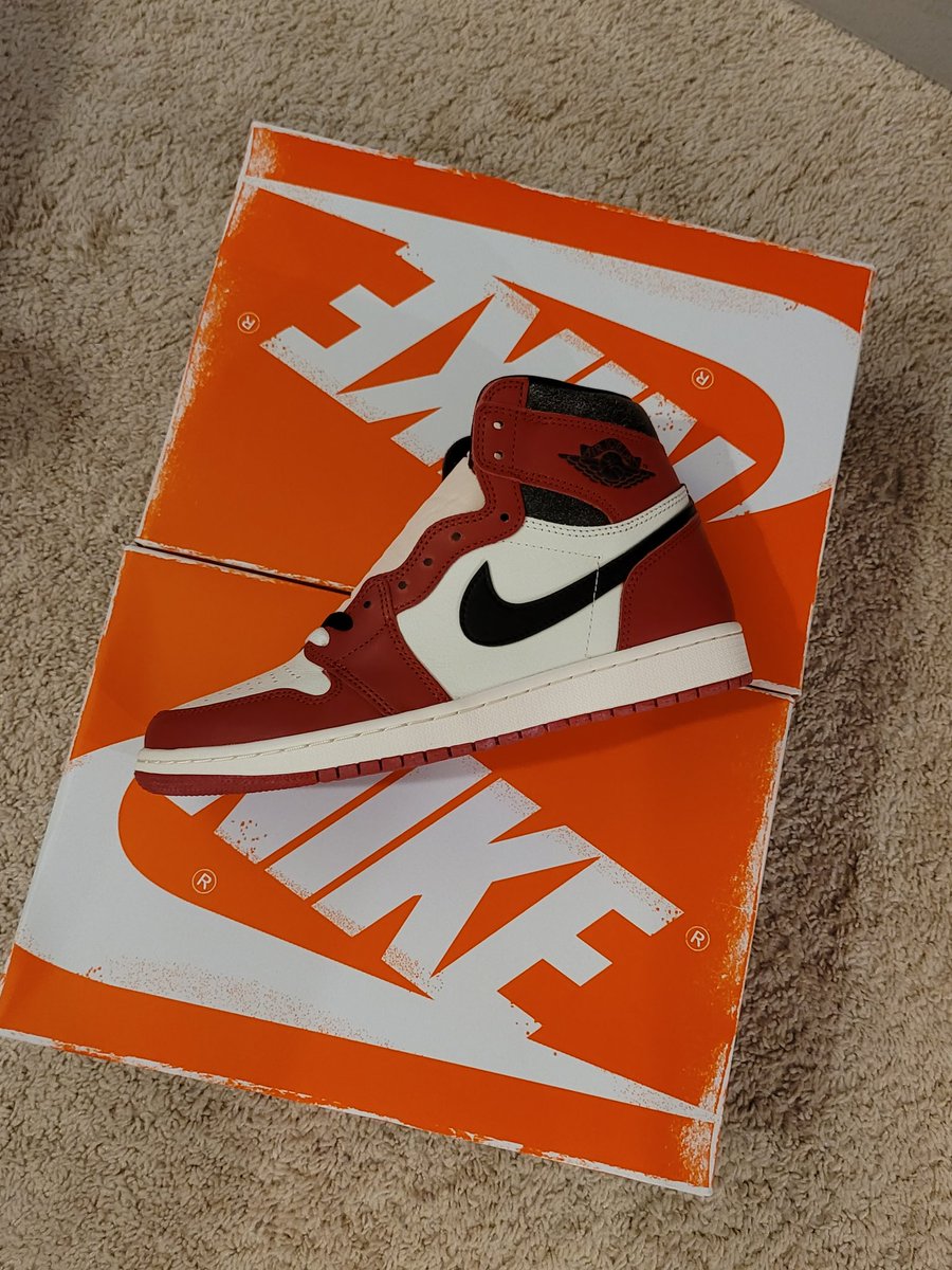 JORDAN 1 LOST &amp; FOUND 
Sz 9 (x2)
🔥🔥🔥?