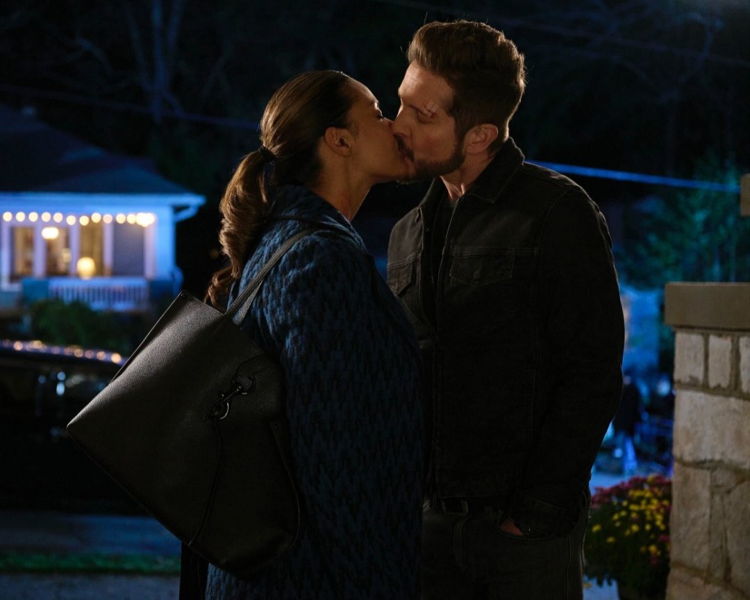 kingblaq80's tweet photo. Poor Cade! She's dealing with her father's drug addiction and now she has to come back to find out Conrad has kissed another woman!

As a character, you have to feel bad for her!
#TheResident
@ResidentFOX https://t.co/NOXx5tUKBX