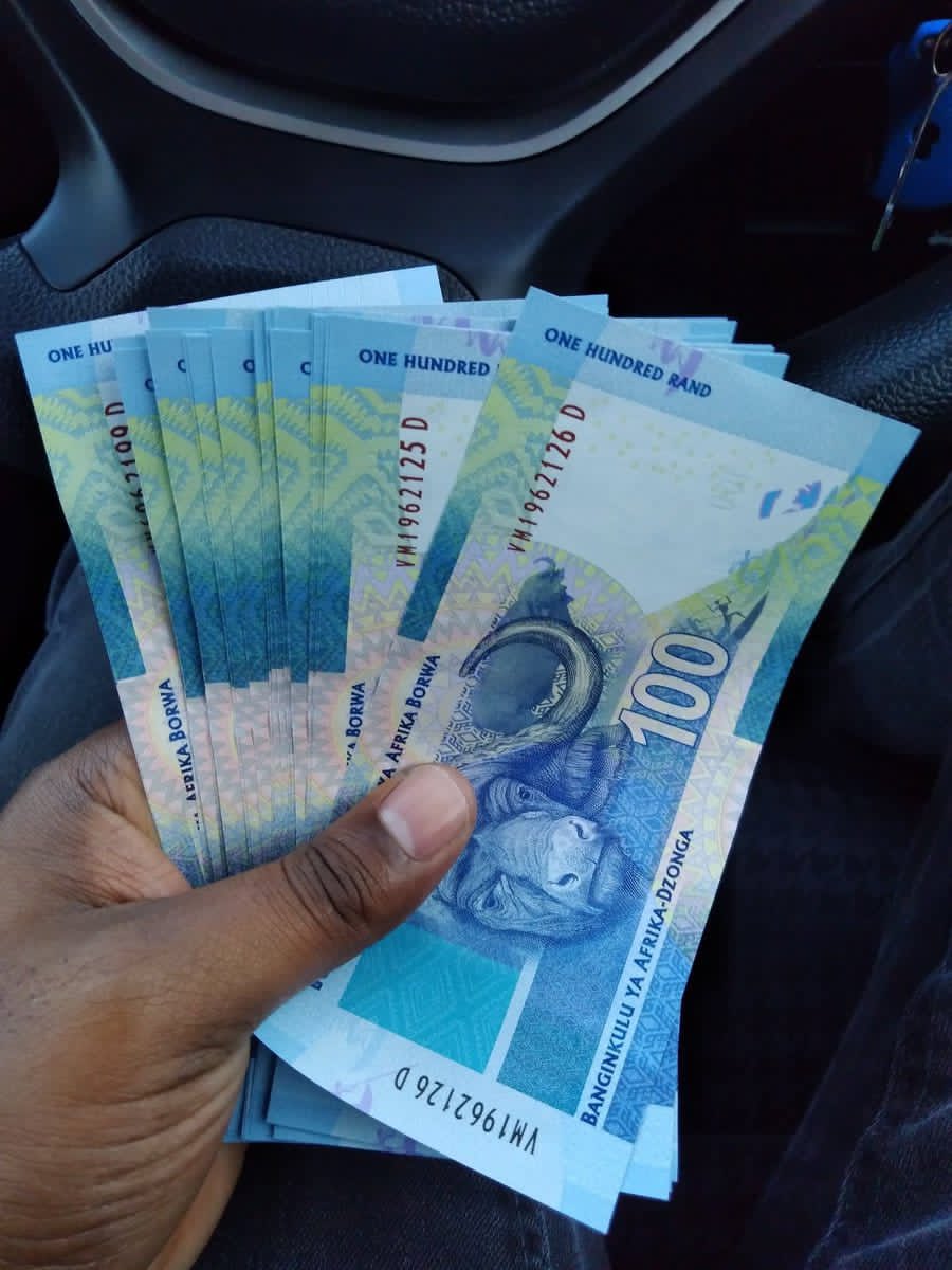 🚨 ITS THAT TIME AGAIN 🚨 

Comment with ‘Gigi Laymane’ and you could win yourself R150! l will choose 2 winners at 7:00am! 

Rt and Like to increase your chance of winning!! 🔥🔥