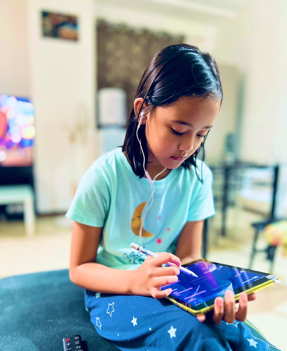 zabpanimdim's tweet photo. My daughter is enjoying her tablet pencil. Thank you to the one who gave it. #grateful https://t.co/NeEOOi6y25