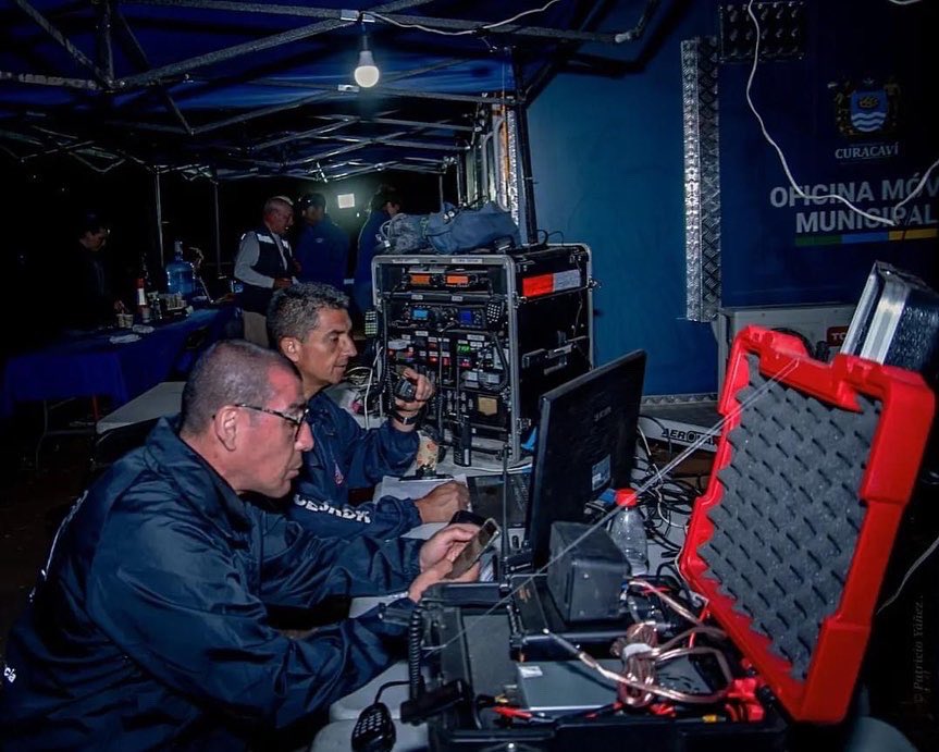 SCe3aa's tweet photo. Radio Club de Chile apoyando en Curacavi en las comunicaciones de evento masivo por festividad de la Virgen de Lo Vasquez https://t.co/L0C6VhpBT0