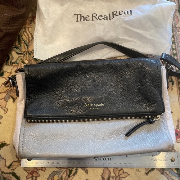 Sousa121090's tweet photo. So good I had to share! Check out all the items I'm loving on @Poshmarkapp #poshmark #fashion #style #shopmycloset #katespade: https://t.co/b3kOTPyWiF https://t.co/t8lCgq24c5