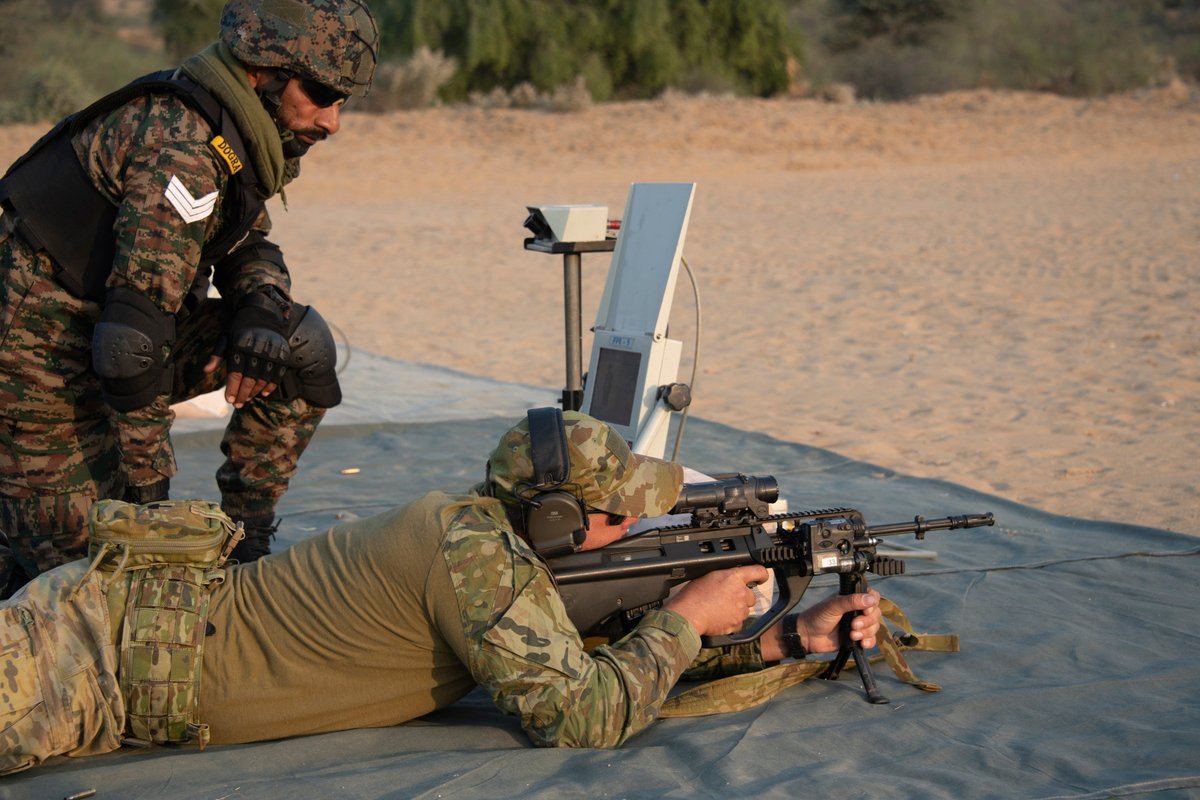 AustralianArmy's tweet photo. #POTD || Check out these incredible scenes from Exercise Austrahind 🇮🇳 🇦🇺 

#AusArmy soldiers have deployed to India to join the @adgpi for Exercise Austrahind where they are conducting a series of training exercises in the Rajasthan Desert.

📸 Sandra Seman-Bourke https://t.co/INozWMbf7R