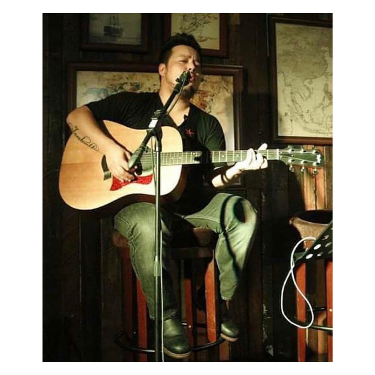 NinoAlejandro's tweet photo. See you tonight at @craftbgc . 930pm. #UnpluggedThursday #acoustic @TaylorGuitars https://t.co/Ypw3uEOyS3