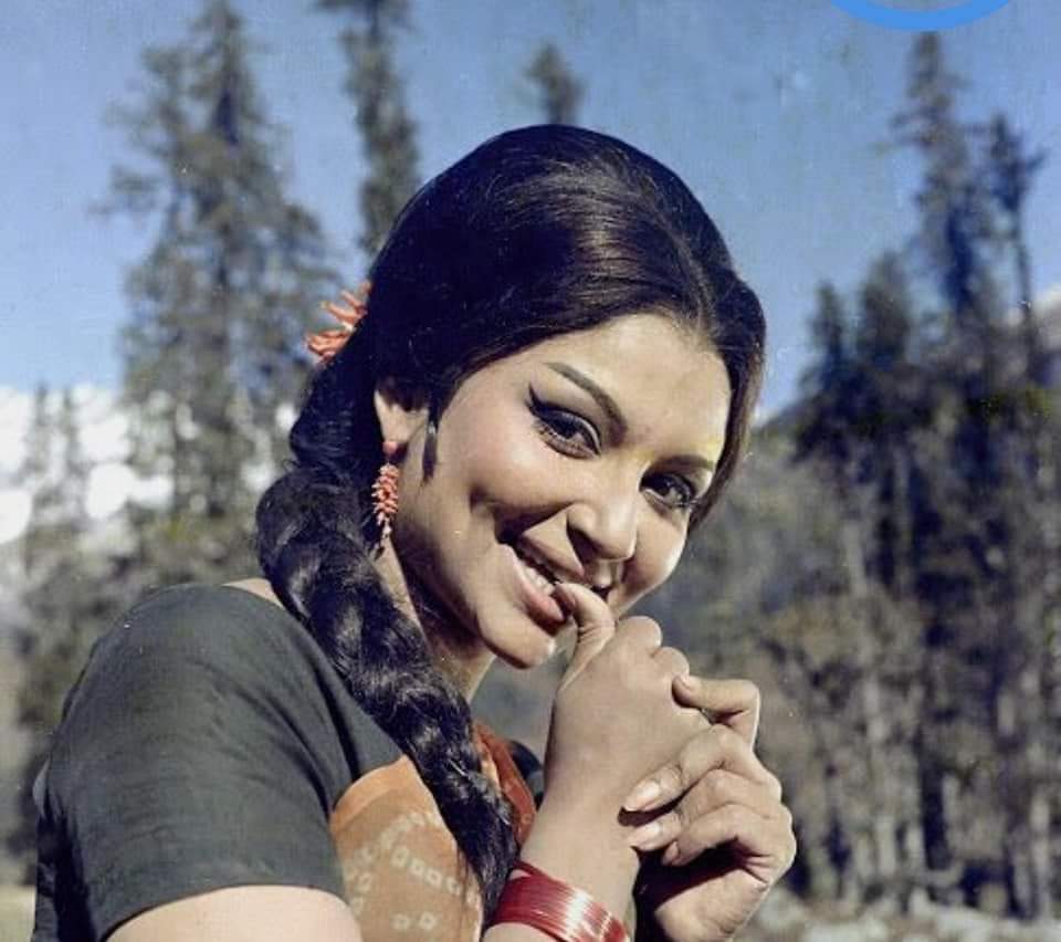 Happy Birthday to gorgeous Sharmila Tagore (Dec,08) 