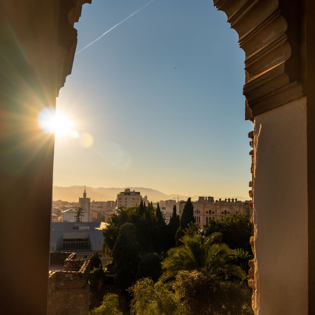 ViajaPlanet's tweet image. 📍La Alcazaba de Málaga, España🇪🇸

La Alcazaba es probablemente la atracción turística más conocida de Málaga qué fue construida entre los siglos XI-XV. 

Está muy bien conservado y mantenido y ofrece una vista del mar y el puerto de Málaga al estar sobre una colina. 

#españa