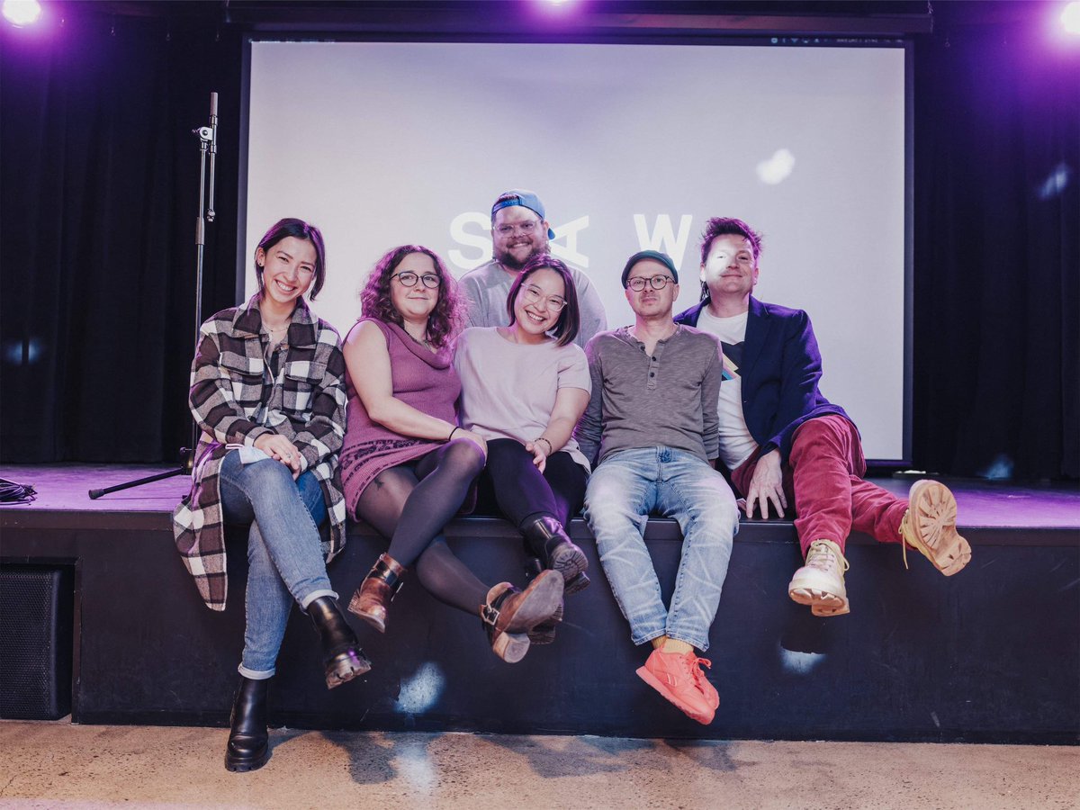 ehjchang's tweet photo. Riverbed x Qu’ART at Club SAW
07-Dec-2022
@riverbedreads @QuARTOttawa @SAW_Centre ft. @rhiannon_nch @IANMART1N & #JohnIan #ottawaiscreative #ottcity #diversecanlit #LGBTQIA
Photo credit: @curtisperry ‘22 https://t.co/Gpolt8Ndl1