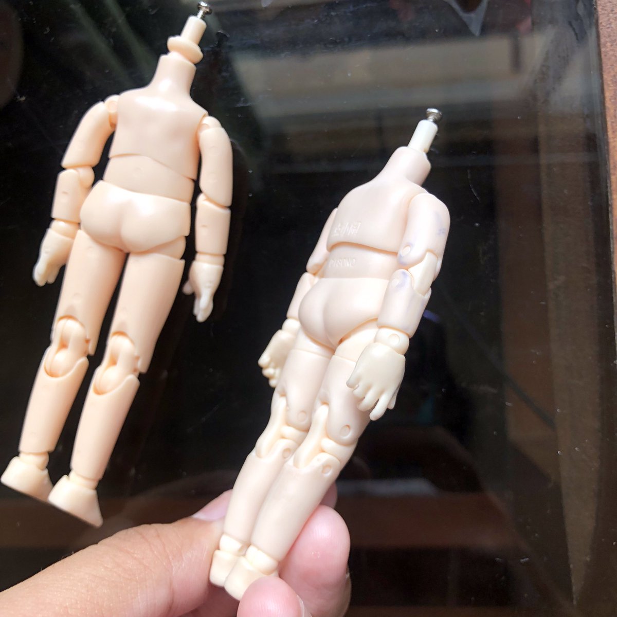 wtsdeclutter's tweet photo. wts lfb ph onhand yomane ymy ob11 obitsu disono doll body

yomane 12cm &amp; disono body 

- yomane 12cm ₱450 | disono ₱300 
- 600 set

condi:
- yomane no issues, good condi
- disono has a color transfer due to clothes worn, see pictures but still good to use and complete inclusion https://t.co/BPZ9Cb4HnO
