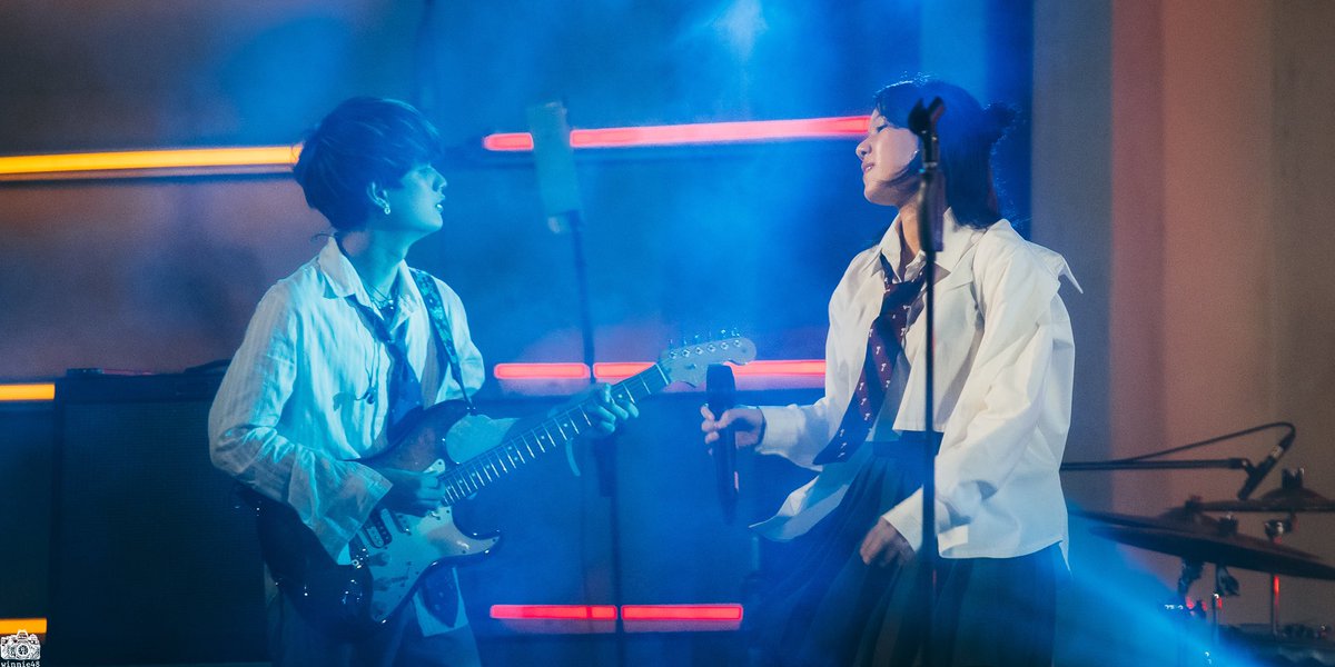 whirl2win's tweet photo. เห็นชื่อวงก็รู้สึกคุ้นๆเหมือนเคยรู้จักกันมาก่อน พอเห็นเอิร์ธกับต้นหนบนเวที เล่นเพลงเพดานก็อ๋อเลย เขร้ วงนี้มันไม่มีตัวตนอยู่จริง มาได้ไง ไม่บอกเธอ, บทเพลงกระซิบ, เต้ย, แตกต่างเหมือนกัน แต่ละเพลงชวนคิดถึงมาก เล่นได้โคตรมันส์อีกตะหาก
#SeeScape #Hormonesวัยว้าวุ่น #CatExpo9 https://t.co/ybusqyA8HT