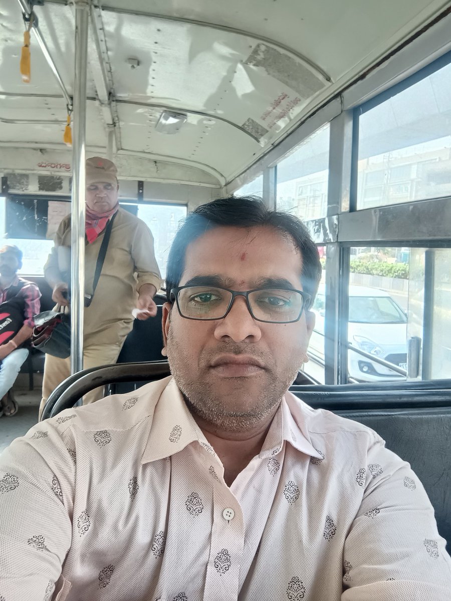 SMBBWTSRTC1's tweet photo. Bus day travel to office at Miyapur https://t.co/EbysPj35vY