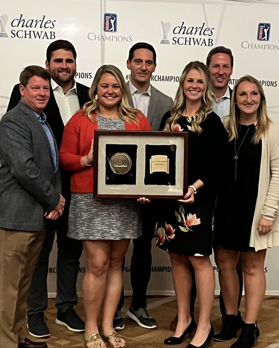 kftchampionship's tweet photo. Tonight #DECCGOLF was awarded the @ChampionsTour President’s Award for Tournament of the Year! Thank you to our corporate supporters, our title partner, @dominionenergy, our charitable partners, volunteers, fans, the #RVA community and our host club, CCV, for making this possible https://t.co/IdGBPFjDVR