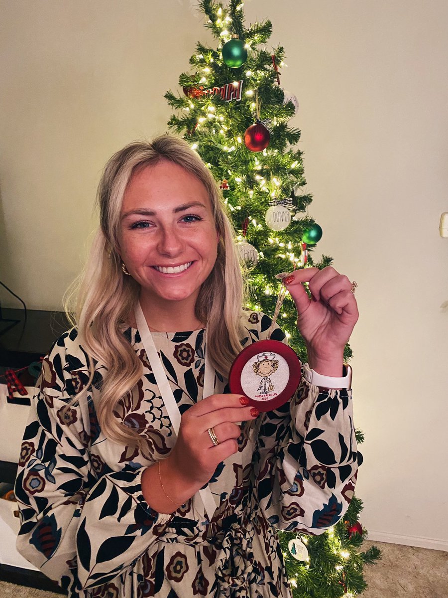 Katee_Brooke's tweet photo. got pinned as a nurse tonight ♥️ 

i was also awarded:
•academic achievement meaning i have the highest scores in my cohort
•most outstanding student for displaying excellence in leadership, clinical, academic, and more! https://t.co/jCJW79TGJj