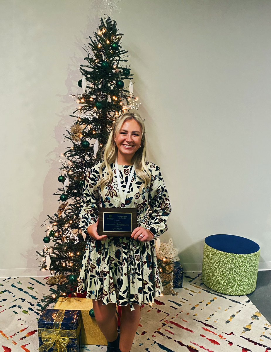 Katee_Brooke's tweet photo. got pinned as a nurse tonight ♥️ 

i was also awarded:
•academic achievement meaning i have the highest scores in my cohort
•most outstanding student for displaying excellence in leadership, clinical, academic, and more! https://t.co/jCJW79TGJj