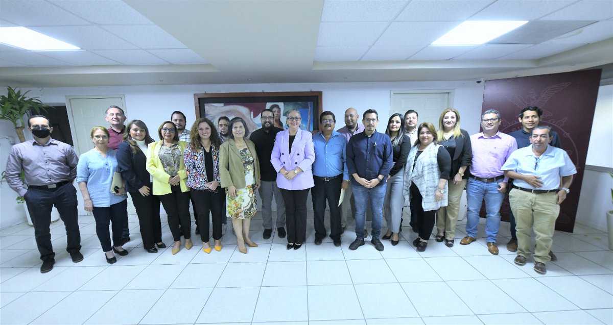La educación se transforma con planeación, por eso el día de hoy, quienes colaboramos en la #SEPyC, sostuvimos una reunión para trabajar sobre el proceso y calendario de las preinscripciones en línea.

#EducarParaTransformar