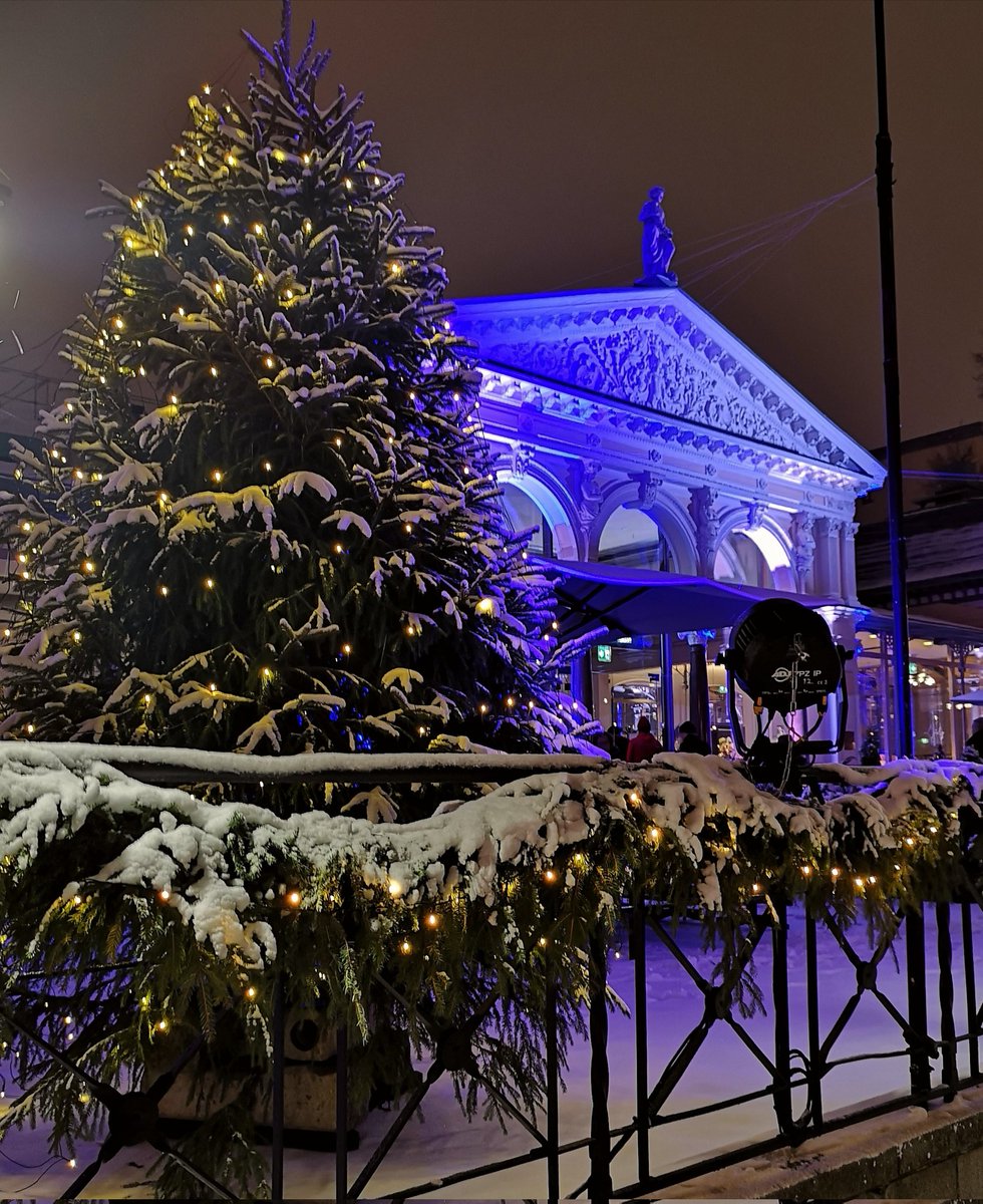 Laku_Lance's tweet photo. Restaurant Kappeli, Helsinki

#Helsinki #Finland #photography #travel #StormHour #travelphotography #restaurantkappeli #Kappeli #winter #snow #restaurant #ThursdayMotivation #visitfinland #visithelsinki #discoverfinland https://t.co/nBI8xVm7yC