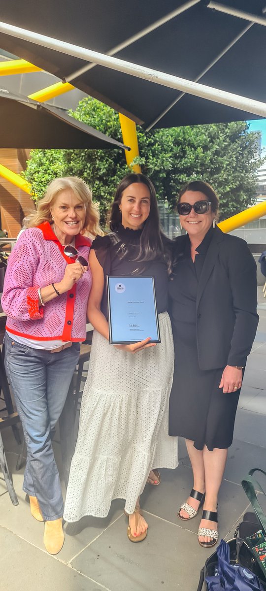 cassamariab's tweet image. 😯‼️ Won the Deakin School of Education Lead Practitioner teaching award today! 
I'm incredibly honoured to recieve this award and even more so to have been nominated by two of my colleagues (who are amazing educators themselves!). Gosh, I love being a teacher educator!
