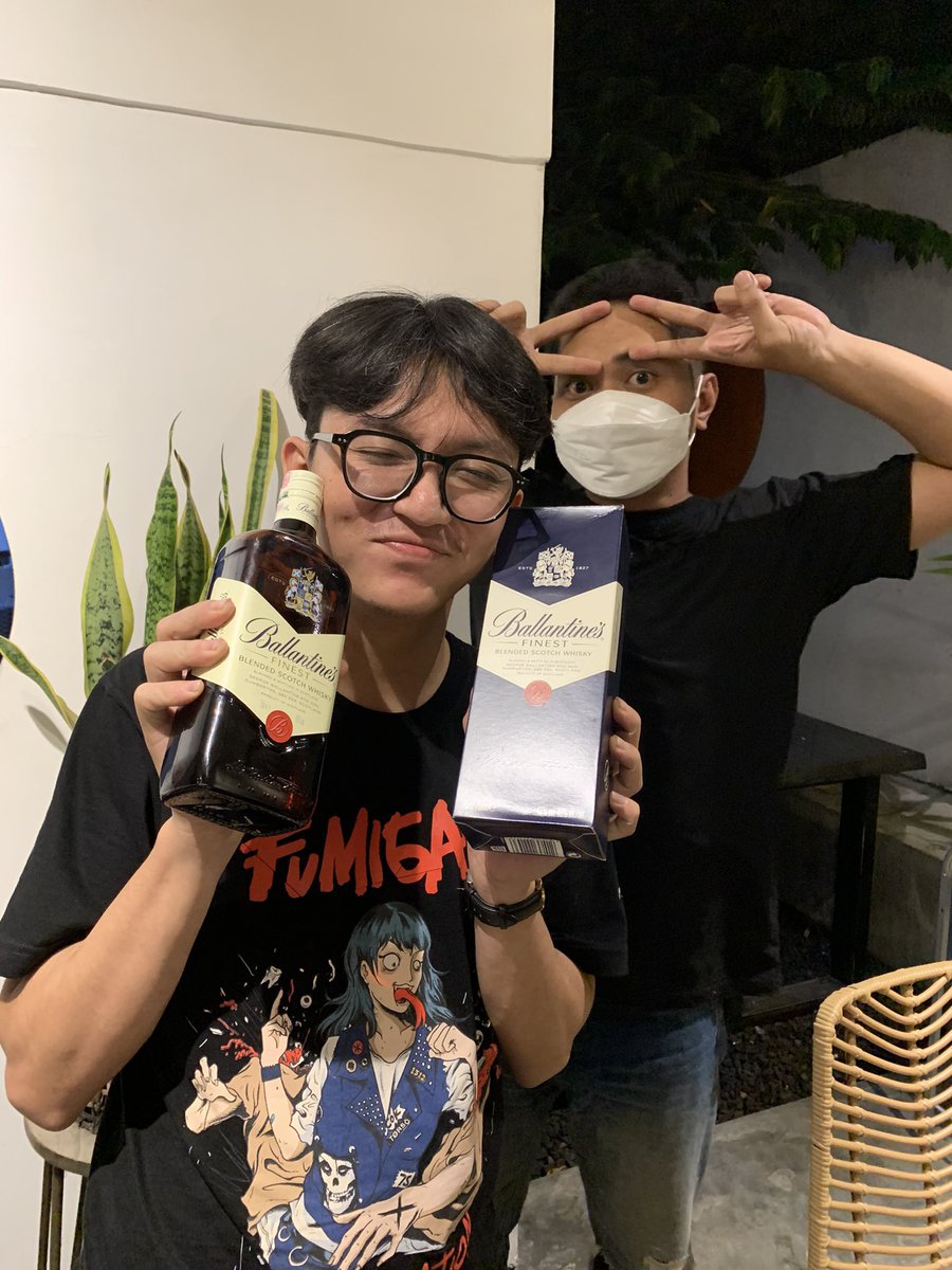 saugiridhoo's tweet photo. Masih dalam rangka #Forever23mon 🥳 https://t.co/TisIyis3Oy