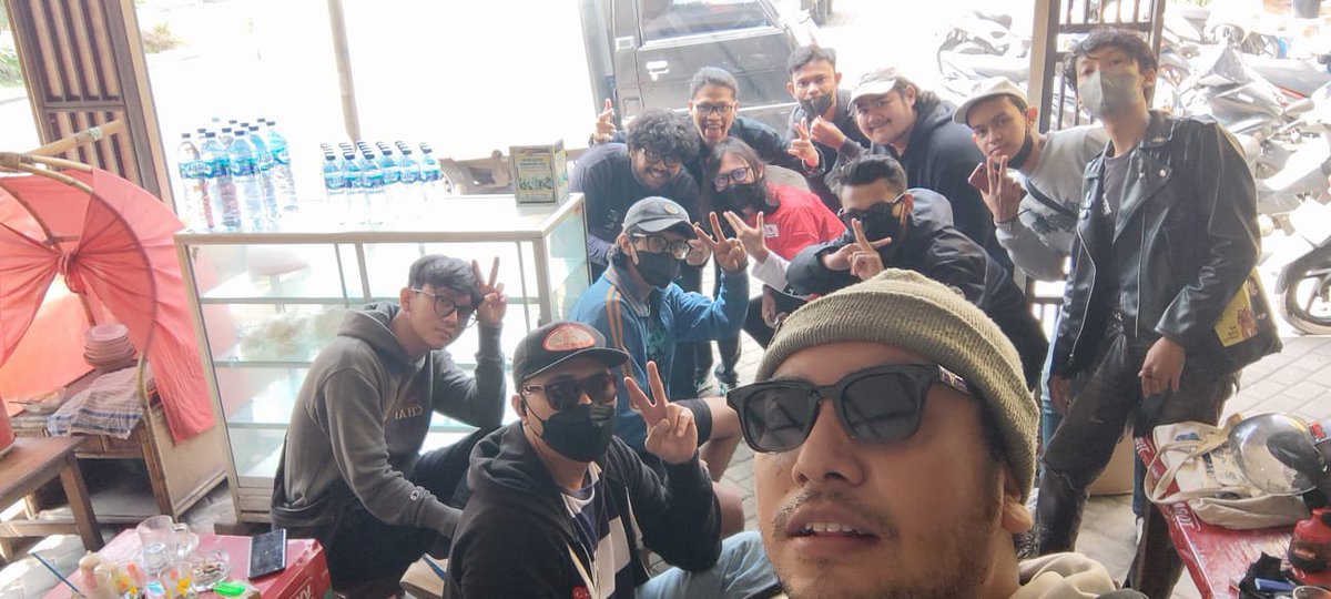 saugiridhoo's tweet photo. Masih dalam rangka #Forever23mon 🥳 https://t.co/TisIyis3Oy