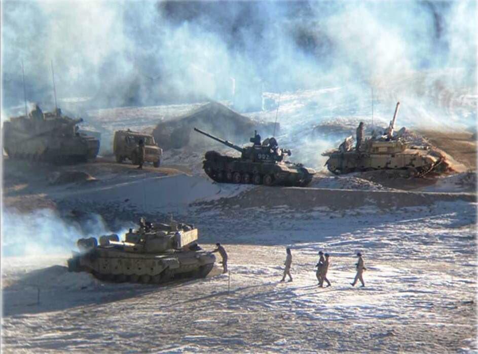 IamRajat_Pandit's tweet photo. Army strongly pitched for all 354 #LightTanks to be produced by the private sector under the Make-1 category. But DRDO argued its lab CVRDE was already developing a light tank prototype with L&T as the “lead system integrator”. The first such prototype will roll out by mid-2023 https://t.co/Mbo3wLNqkR