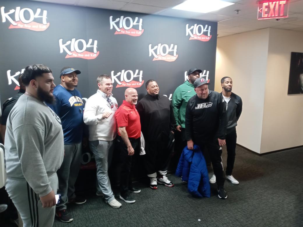 whysoserioustx's tweet photo. It was a great time at K104 Catdaddy & Ron Murray showed a lot love to Beast from across the D! @CoachNSlaughter @JeremiahHorn10 #K104 #BirdGangGang #SnobLife @RonMurrayJr @1800TruckWreck #OneReason #DesotoJrEaglesMentoring #WingSnobForney https://t.co/DMwa5E5AnE