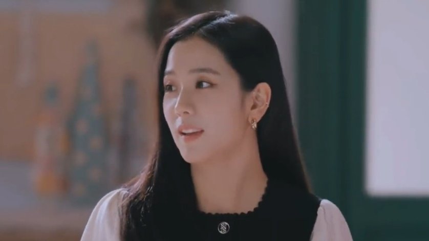 lisoopix's tweet photo. jisoo said lisa reacted more to this than when she won her VMA https://t.co/NPCrxFsnSK