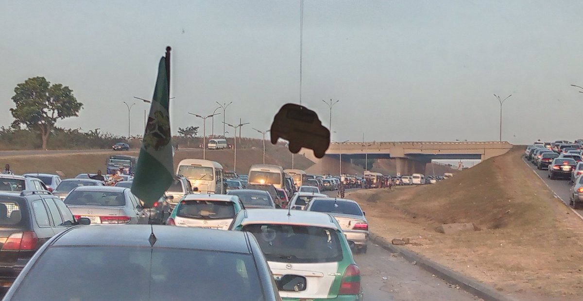 trafficbutter's tweet image. "@Austynzogs: 06h52: Nyanya-Abacha Barracks on Abuja-Keffi Expressway #AbujaTraffic