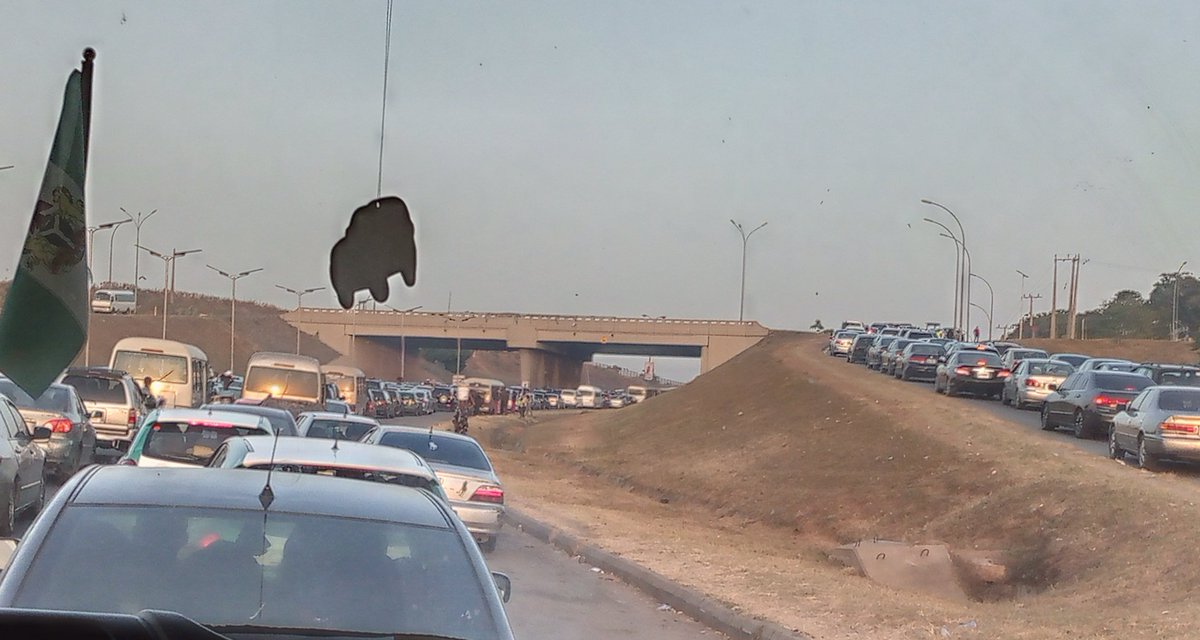 trafficbutter's tweet image. "@Austynzogs: 06h52: Nyanya-Abacha Barracks on Abuja-Keffi Expressway #AbujaTraffic