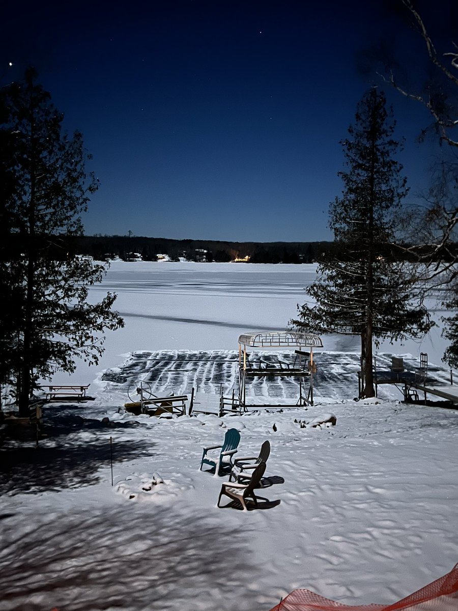 snp0807's tweet photo. Northern Minnesota summers are spot on - but the winters can really produce some beautiful scenery as well.  It might be 10 below zero but not gonna stop me from being outside!! 
#pokegamalake #fullmoon https://t.co/C1vxpfimJc
