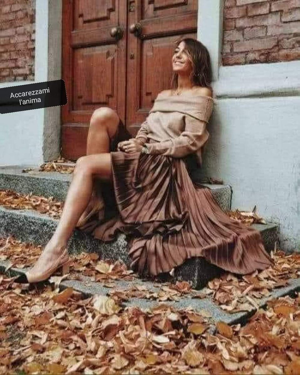 Freeman56551633's tweet photo. Ognuno ha il suo qualcuno, 
che sia accanto 
o dentro,
che sia vicino 
o dall'altra parte del mondo,
che sia già stato
o nascosto in un sogno.
Ognuno ha il suo qualcuno,
da incontrare,
vivere
o soltanto desiderare. https://t.co/3RAJjvLqJ9