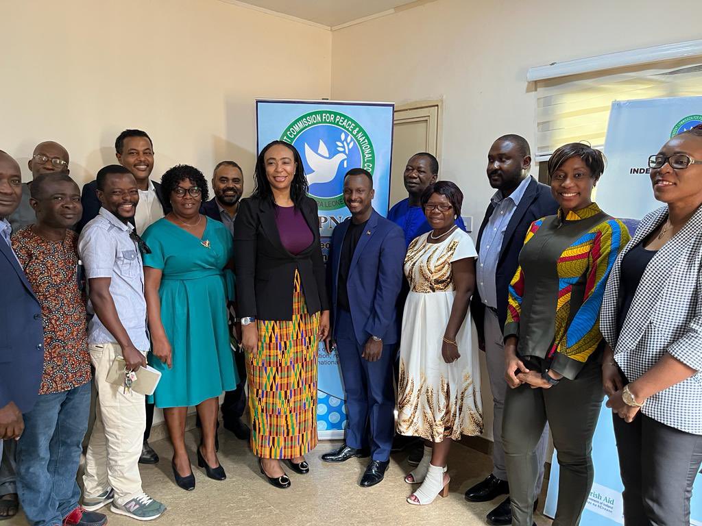 AUC_PAPS's tweet photo. The mission engaged relevant national stakeholders esp #ICPNC on major issues aimed at developing a customized system for monitoring & analysis of threats to governance, peace & security; provided equipment for the #EWSR & training for #ICPNC staff on utilization of the tools.2/2 https://t.co/k7co0LJMxG