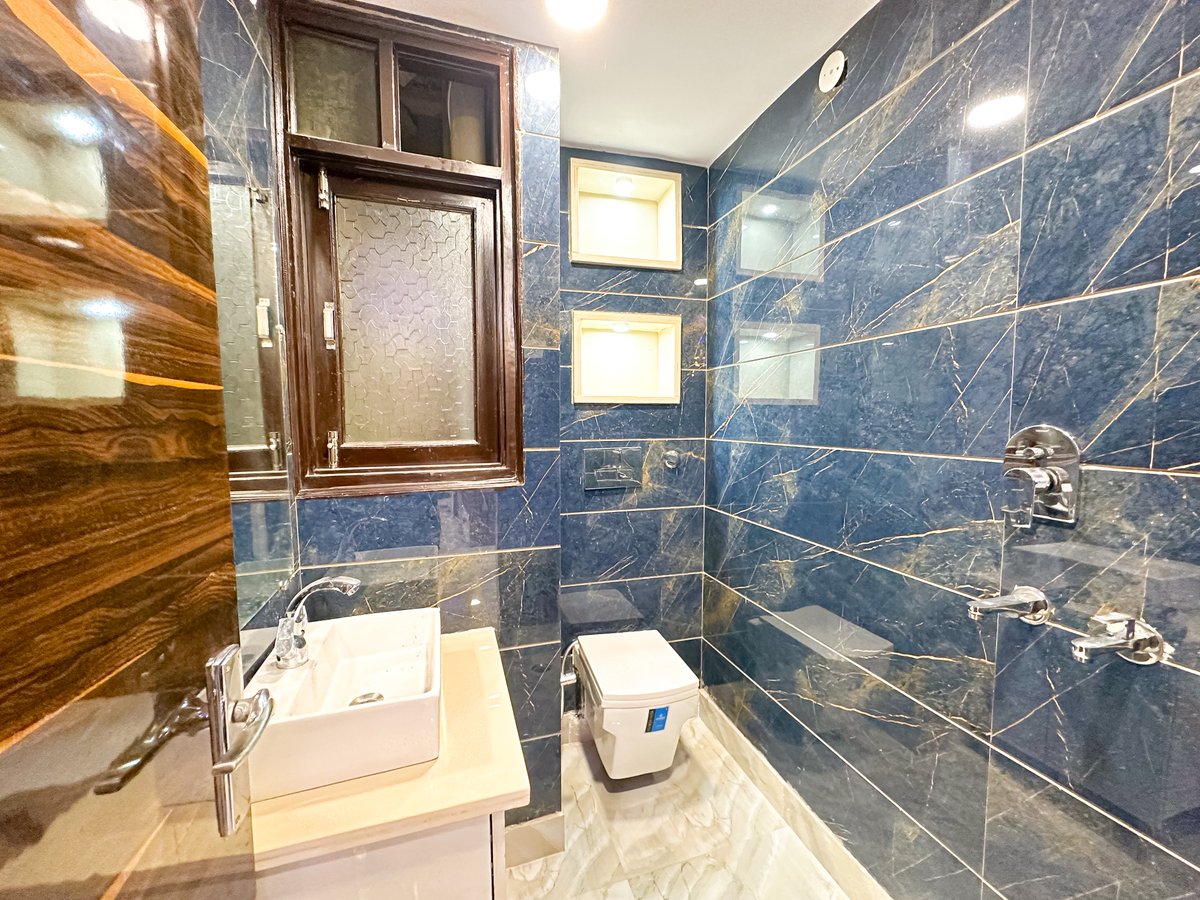 SBAPropertiesP1's tweet photo. Spacious &amp; Luxurious 3 bedroom 🏘️ apartment in Delhi for sale with lift and parking. Don't miss this amazing deal 🤝  GRAB NOW

📲 #CALL ON 9625353911

#post #explorepage  #sbapropertiespvtltd  #3bhkflat #foryou  #dailypost #postoftheday https://t.co/zrCDVbvCgd
