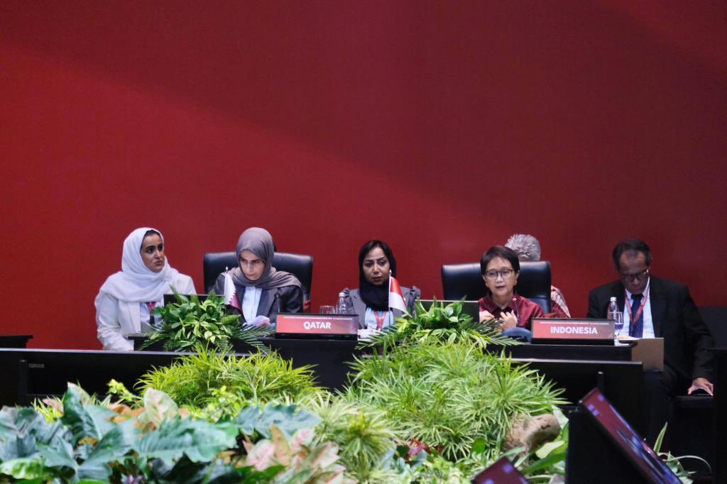 Menlu_RI's tweet photo. Concrete support to the people of Afghanistan &amp; for women education in 🇦🇫 were produced today at the Int’l Conference on Afghan Women’s Education🧕🏻 📚 🇦🇫 

I co-hosted the meeting with Assistant FM @Lolwah_Alkhater of Qatar https://t.co/Xm99O94USA