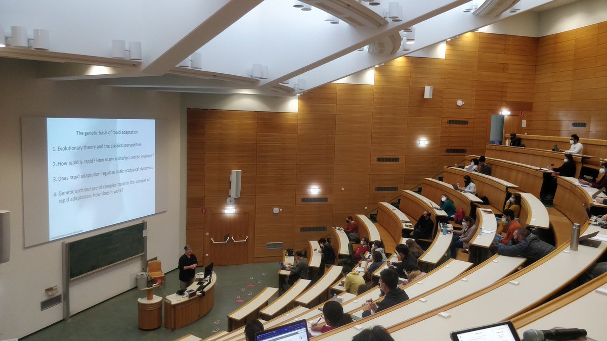 sduarrir's tweet photo. @paulrschmidt is finishing the lectures for today talking about rapid adaptation in Drosphila 🪰🧬🌳 
#EECV22 https://t.co/3xjYkAJR44
