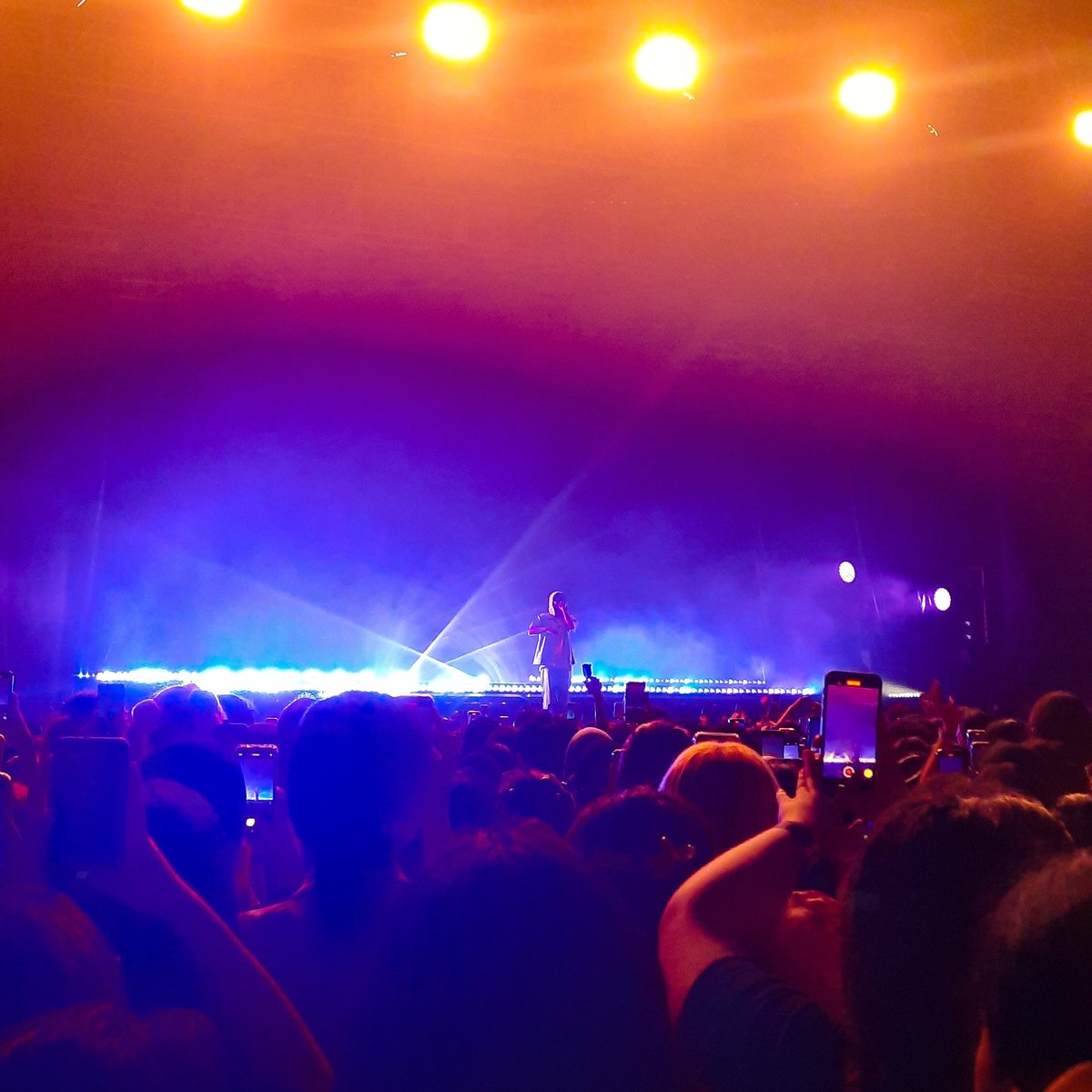 bigashxx_'s tweet photo. pov dari tengah
stagenya keren bgt ga sih gila😭
#REGIMETOURJAKARTA https://t.co/KJrNoGtmNH
