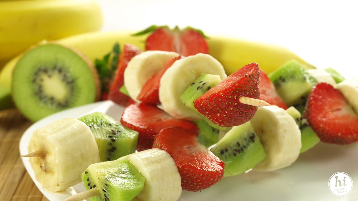 HealthyIreland's tweet photo. Looking for ways to go easy on the treats? #makeastart with smaller treats less often and swap to healthy snacks when the kids are hungry. Visit https://t.co/8cAvMQGGSa for some simple tips to help you get started. | @safefood_net | https://t.co/FjMjw7H4qx