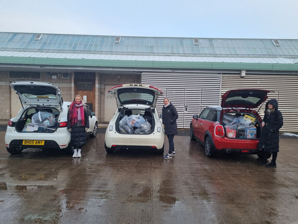 ArtsGHS's tweet photo. A busy week @GracemountHigh. A big thank you to @Forth1CFK for supporting our families and providing gifts. Thank you, Diane Pringle, @Miss_McCreadie @MissHeronPE &amp; Miss Neil, for collecting the gifts. https://t.co/rcB35ZaCUZ