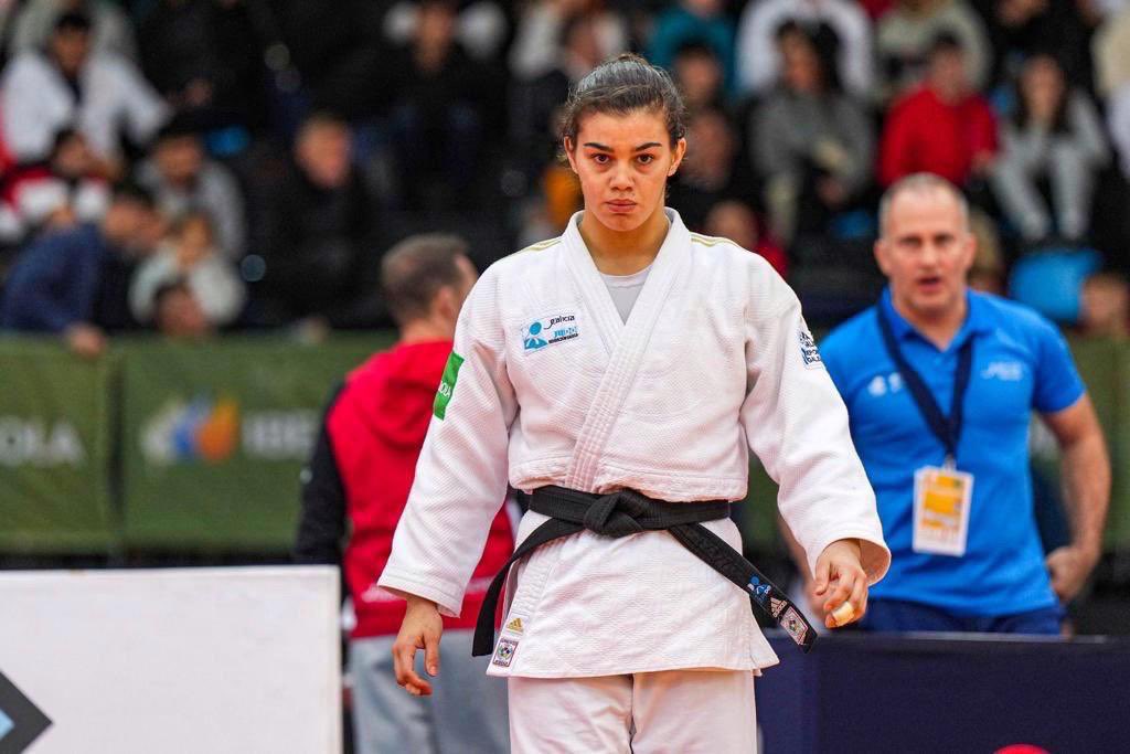 Última competición del año, medalla de bronce pero con un sabor un tanto agridulce. Se que volveremos a estar en lo más alto del podium pero ahora toca analizar, corregir y mejorar🔁

2023 voy a por ti✨🫀🧠 de la mano de <a href="/becaspodium/">Becas Podium</a>