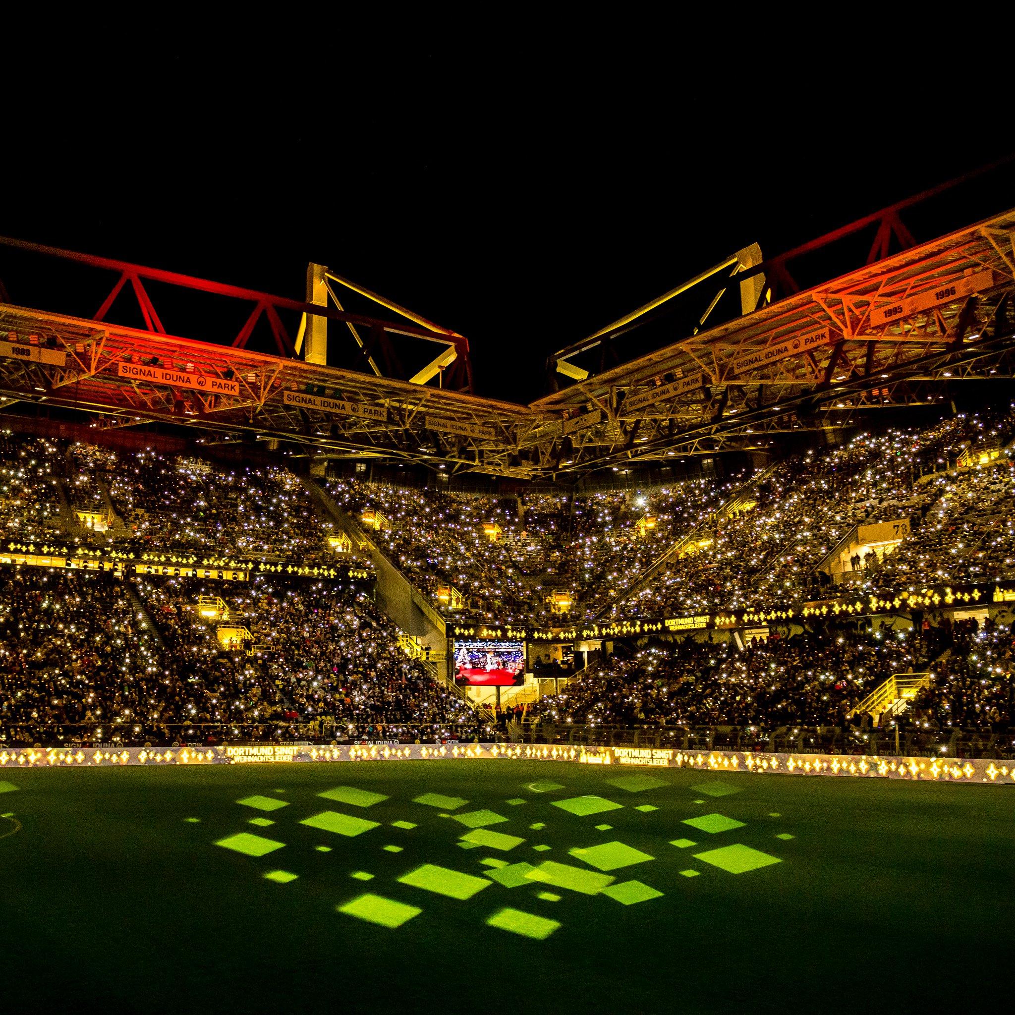 Borussia Dortmund on X: "♫ Am Sonntag ist Weihnachtssingen!🎄 ℹ️ Für den  Besuch im SIGNAL IDUNA PARK haben wir die wichtigsten Infos hier  zusammengefasst: https://t.co/jO5iIyswSu https://t.co/IwoQDlvncX" / X