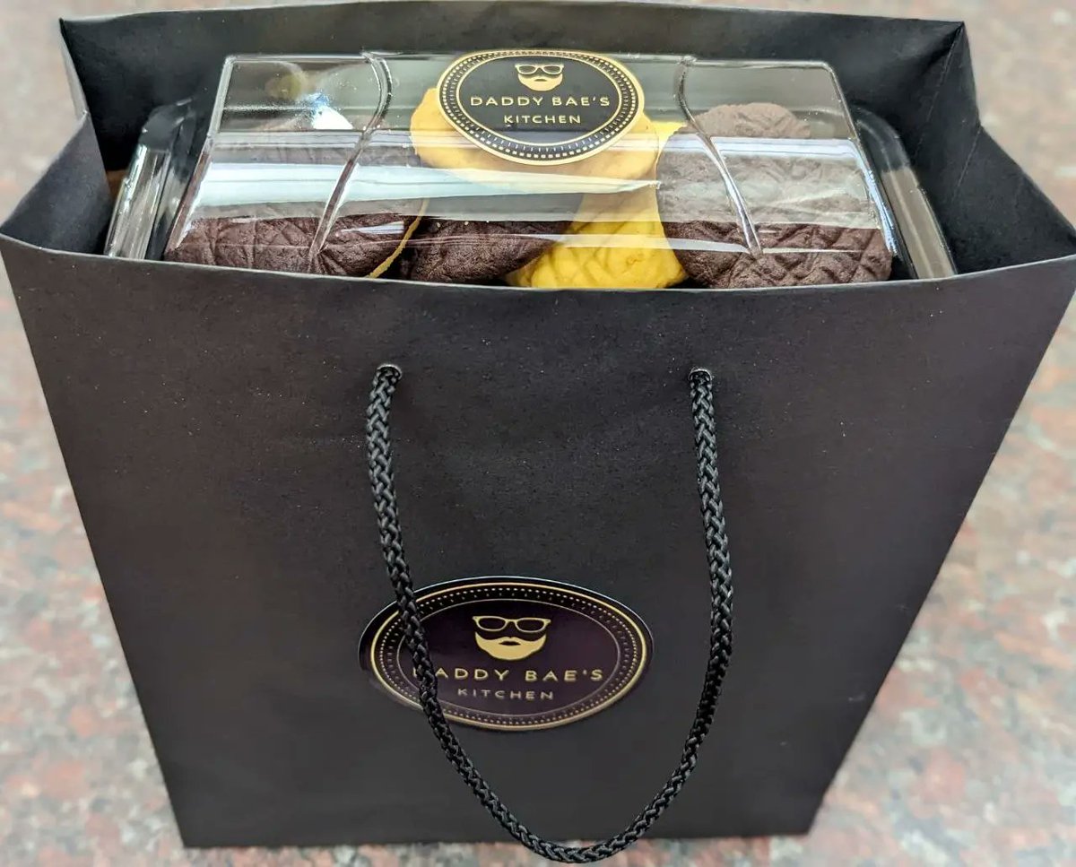 RealDaddyBae's tweet photo. Bags of freshly baked goodness...

❤️🍪 https://t.co/If0FqkWLgd