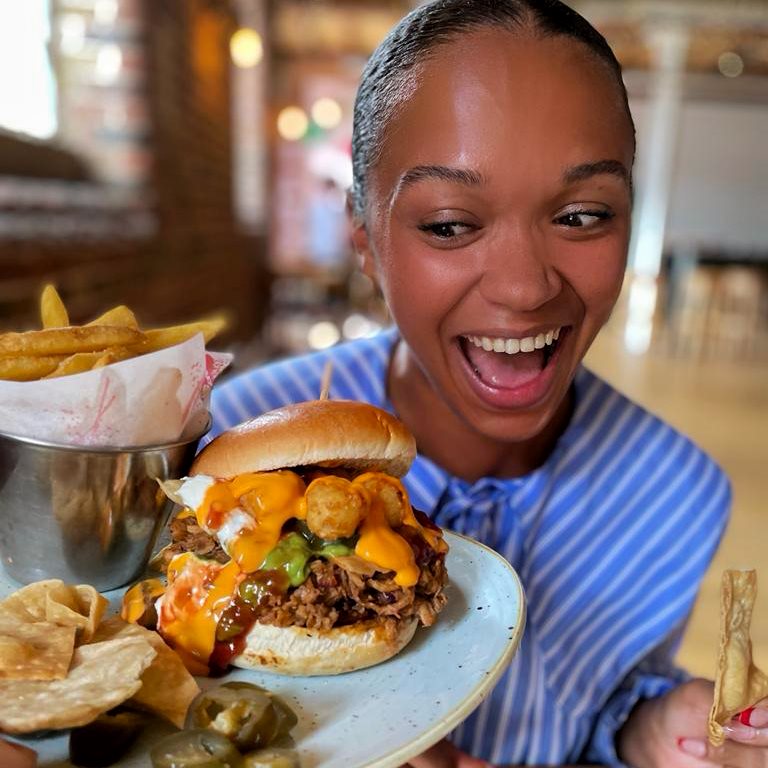 Tasty starters, scrumptious sharing platters, burgers, hot dogs, pizzas - we could go on and on.
We’ve got so much fabulous food to enjoy at The Fox Excel.
Take a look at our menu or just pop in and enjoy!
bit.ly/3DU29aF

#pubfood #pubseastlondon #docklandspubs #food