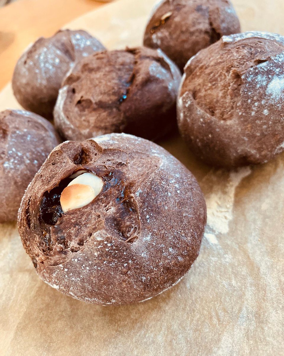 Francesca2022_'s tweet photo. ショコラフランス

#Francesca #ﾌﾗﾝﾁｪｽｶ
#ショコラ #chocolat 
#チョコレート #chocolate 
#パン屋 #bakery
 #パン #bread 
#バゲット #baguette
#ベーグル #bagel 
#鳥取県グルメ #鳥取県パン屋 
#山陰グルメ #山陰パン屋 
#米子市グルメ #米子市パン屋 
#パン屋開業予定 https://t.co/EavnGBvAjO