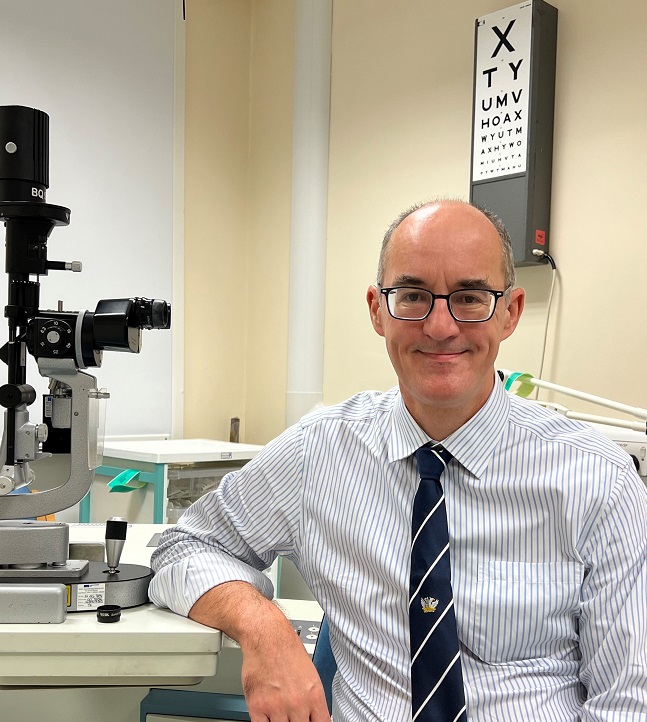 JamesPagetNHS's tweet photo. A consultant ophthalmologist at the James Paget has been elected president of the national organisation which represents his profession; https://t.co/r9Ix5ApYuJ https://t.co/W0b6Qd4QuQ